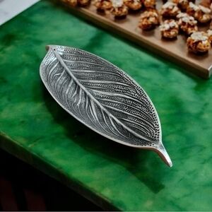Footed Silver Metal Leaf Serving Dish Bowl 9.5" Elegant Tabletop Platter Decor